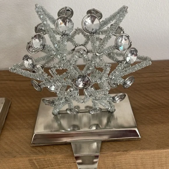 Elegant Silver Beaded Snowflake Stocking Holders – Set of 2 - Picture 9 of 10